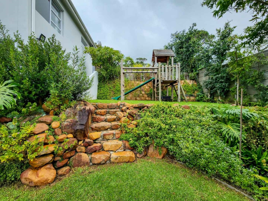 To Let 5 Bedroom Property for Rent in Vredehoek Western Cape